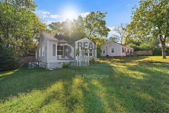 2009 Oakwood Ave in Nashville, TN - Building Photo - Building Photo