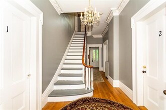 408 E Merrimack St, Unit 2 in Lowell, MA - Foto de edificio - Building Photo