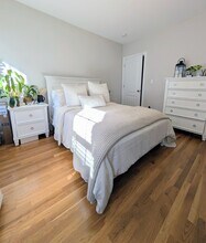 202 W 8th St, Unit 1 in Boston, MA - Foto de edificio - Building Photo