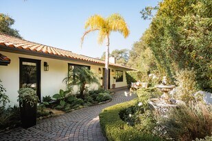 1383 School House Rd in Montecito, CA - Building Photo