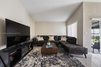 3506 NW 79th Way in Hollywood, FL - Foto de edificio - Building Photo
