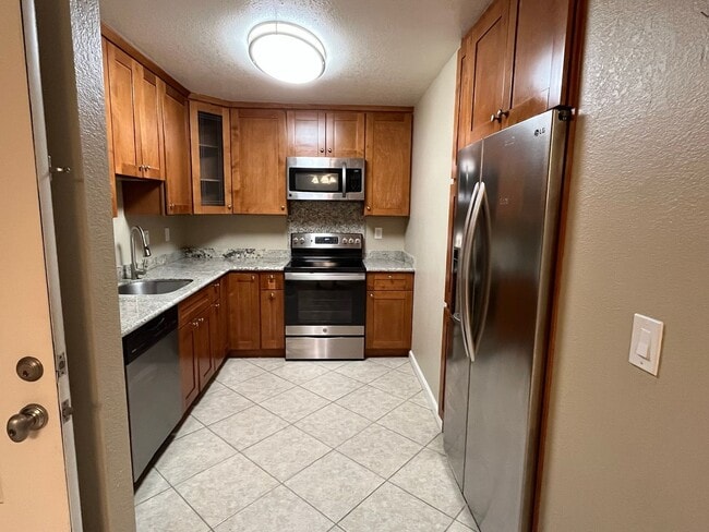 47112 Warm Springs Blvd in Fremont, CA - Building Photo - Building Photo