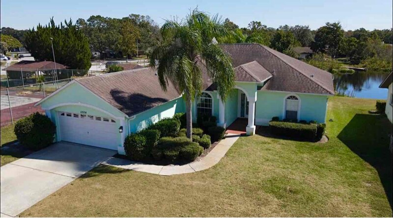 12534 Smokey Dr in Hudson, FL - Foto de edificio