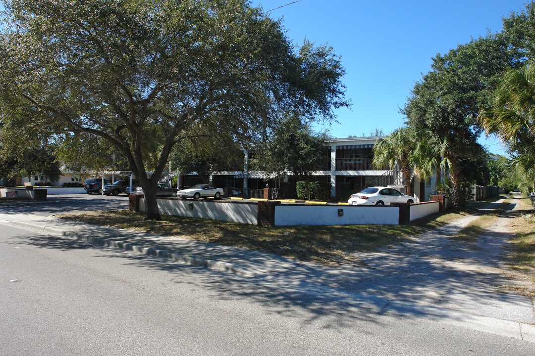 4200 1st St N in St. Petersburg, FL - Foto de edificio