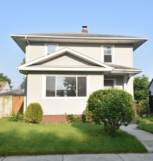property at 913 Bellevue Ave
