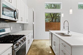 1609 J J Seabrook Dr in Austin, TX - Building Photo - Building Photo