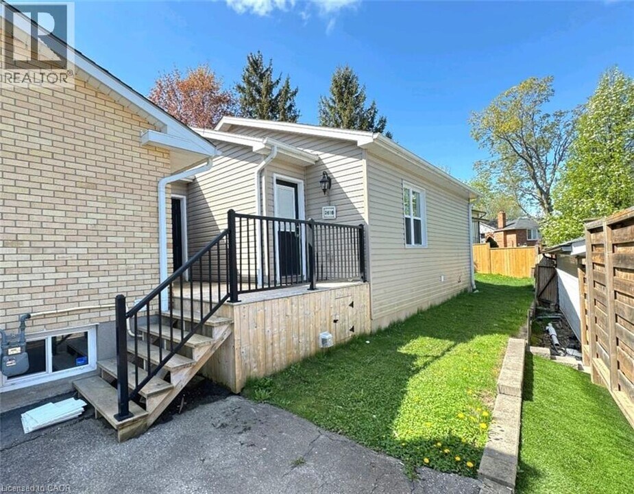 261 Cairn St in London, ON - Building Photo