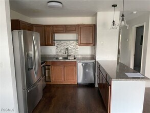 1264 SE 8th St in Cape Coral, FL - Building Photo - Building Photo