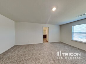 837 Mallorie Ln in Ferris, TX - Building Photo - Building Photo