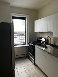 140 Carlton Ave, Unit 8 in Jersey City, NJ - Building Photo - Building Photo