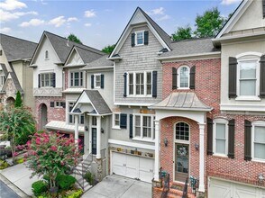1939 Saxon Valley Cir NE in Atlanta, GA - Building Photo - Building Photo
