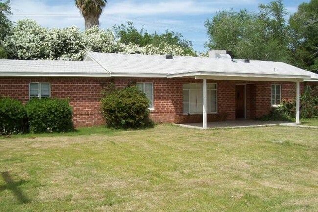 property at 1320 S Ash Ave