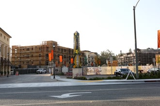 23500 Park Sorrento in Calabasas, CA - Foto de edificio - Building Photo