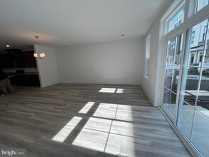 8106 Donatello Dr in Princeton, NJ - Building Photo - Building Photo
