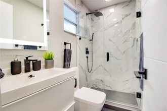 5530 NW 5th Ave in Miami, FL - Building Photo - Building Photo