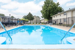 Addison Place in Evansville, IN - Building Photo