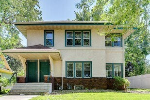 1494 W Grand Ave in St. Paul, MN - Building Photo