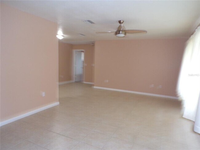 4117 Harbor Blvd in Port Charlotte, FL - Building Photo - Building Photo