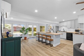 7095 111th St N in Seminole, FL - Foto de edificio - Building Photo