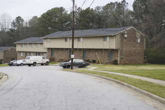 Highland Apartments in Newnan, GA - Building Photo - Building Photo