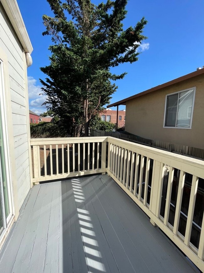 2926 West St in Oakland, CA - Building Photo - Building Photo