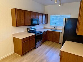 2815 E Harwell Rd in Gilbert, AZ - Building Photo - Building Photo