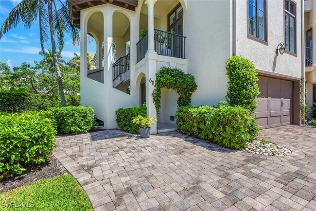 property at 684 10th Ave S