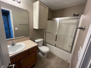5107 Veronica Dr in Lawrence, KS - Building Photo - Building Photo