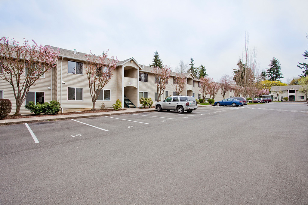 Oak Meadow in Eugene, OR - Building Photo