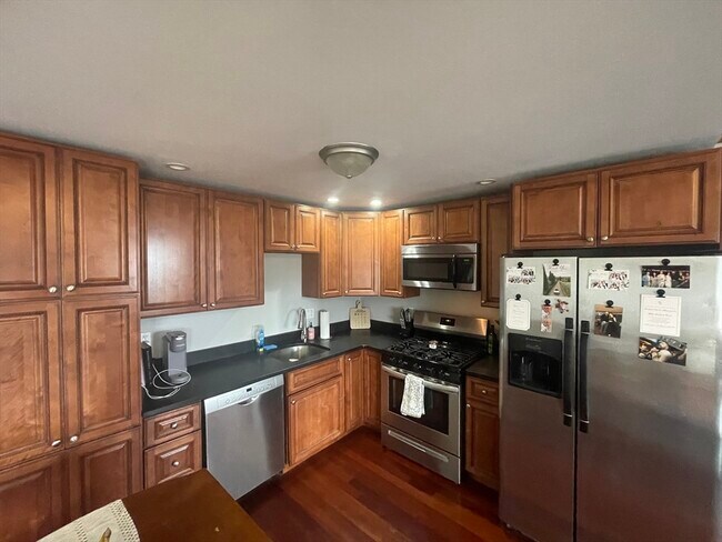 719 E 4th St in Boston, MA - Building Photo - Building Photo