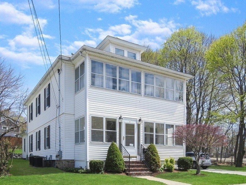 100 Neil St, Unit 2 in Marlborough, MA - Foto de edificio