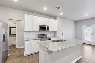 820 Brookside Dr in Springtown, TX - Building Photo - Building Photo