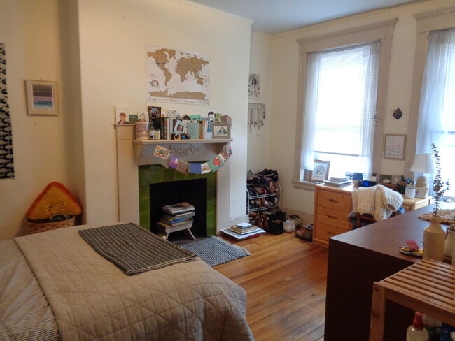 14 Parkway Rd, Unit 4