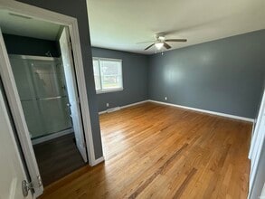 8399 Outer Lincoln Ave in Newburgh, IN - Foto de edificio - Building Photo