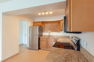 630 Southwind Cir-Unit -2 in North Palm Beach, FL - Building Photo - Building Photo