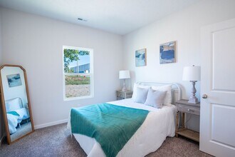 1759 Cash Dr in Mt Vernon, MO - Building Photo - Building Photo