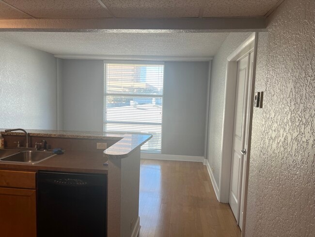 151 E Washington St, Unit 503 in Orlando, FL - Building Photo - Building Photo