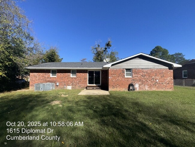 1615 Diplomat Dr in Fayetteville, NC - Building Photo - Building Photo