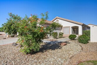 6978 W Kings Ave in Peoria, AZ - Foto de edificio - Building Photo