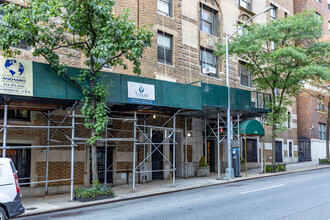 138 E 36th St in New York, NY - Building Photo - Building Photo