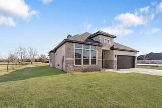 208 Silverleaf Rd in Sweeny, TX - Building Photo - Building Photo