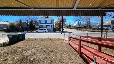 803 Montana St in San Antonio, TX - Building Photo - Building Photo