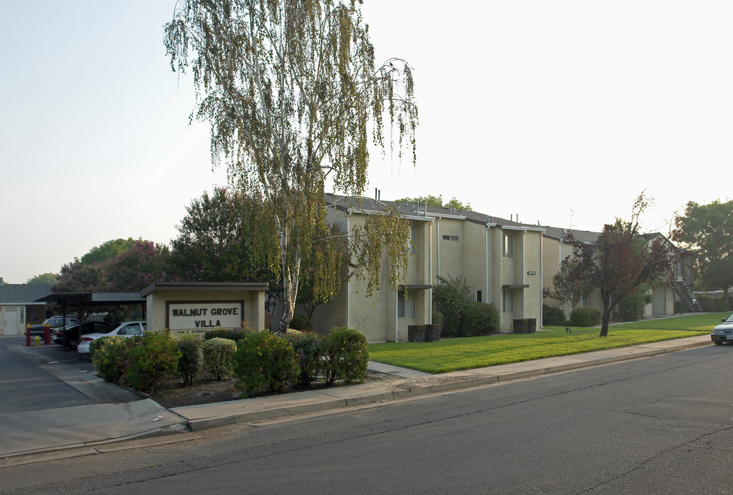 Walnut Grove Villa in Fowler, CA - Building Photo