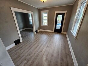 1148 Norwood Rd in Cleveland, OH - Foto de edificio - Building Photo