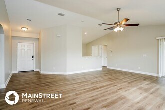 826 Adeline Ave in Lehigh Acres, FL - Foto de edificio - Building Photo