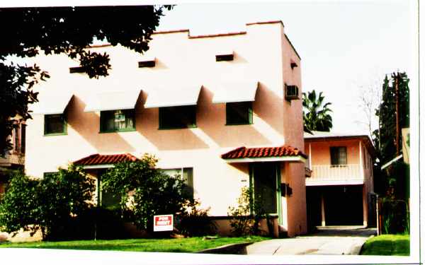 109-111 N Granada Ave in Alhambra, CA - Foto de edificio - Building Photo