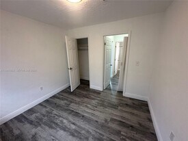 5511 SW 20th St in West Park, FL - Building Photo