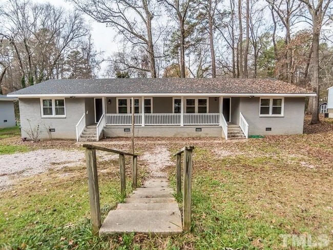 512 Dacian Rd in Raleigh, NC - Building Photo - Building Photo