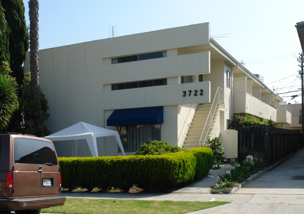 3722 Mentone Ave in Los Angeles, CA - Foto de edificio