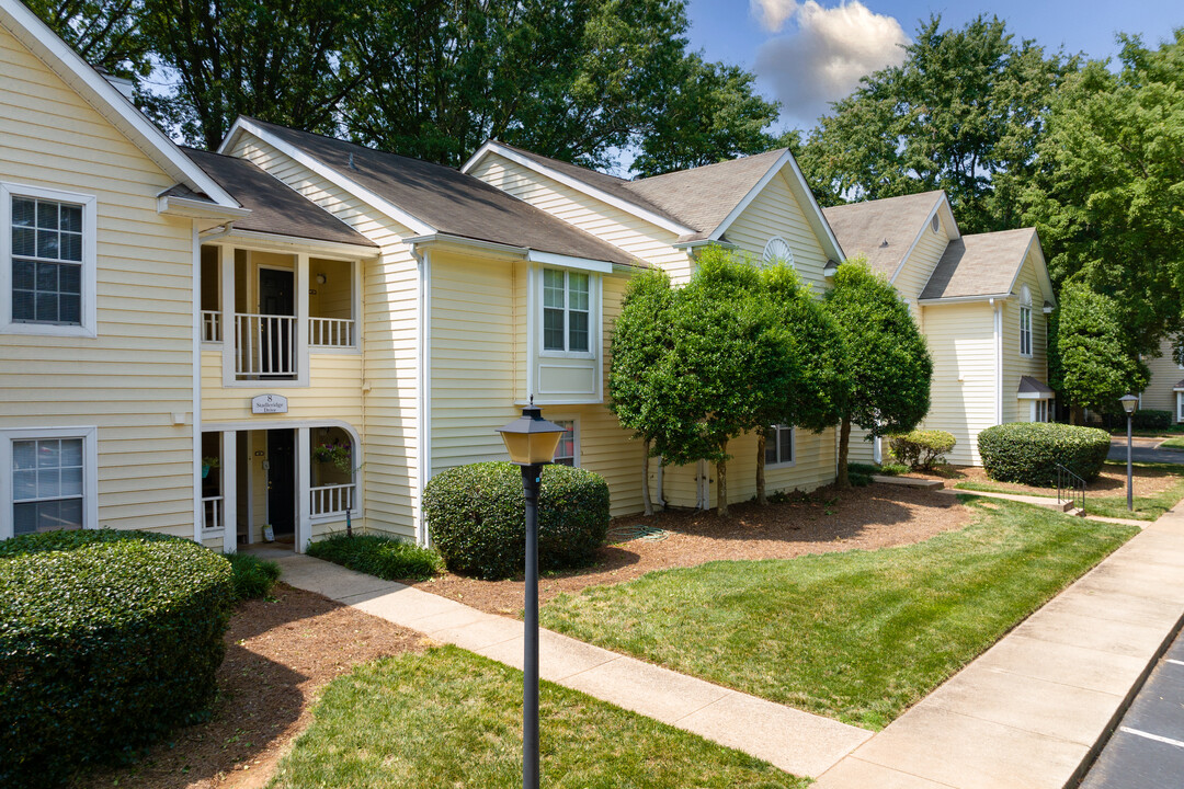 Stadler Place in Greensboro, NC - Foto de edificio